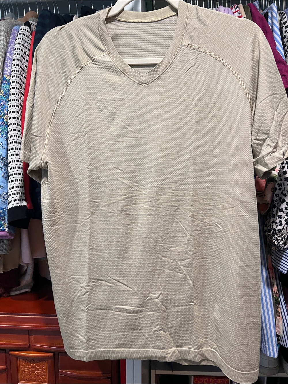 Lululemon Beige Textured V-Neck Short Sleeve Shirt